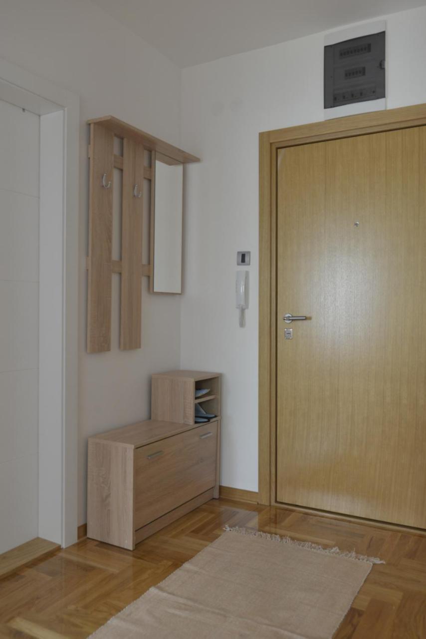 Apartment Vas Raj Újvidék Kültér fotó